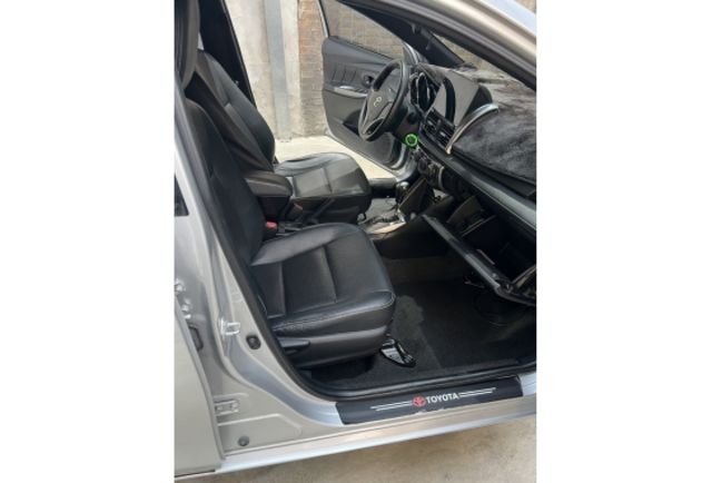 TOYOTA YARIS 2015年1500cc  第11張相片