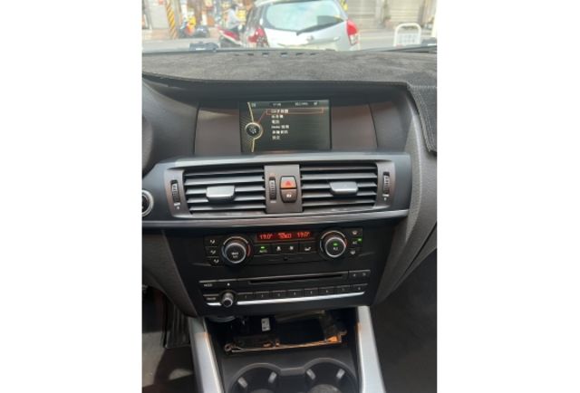 BMW X3 2012年2000cc柴油版  第10張相片