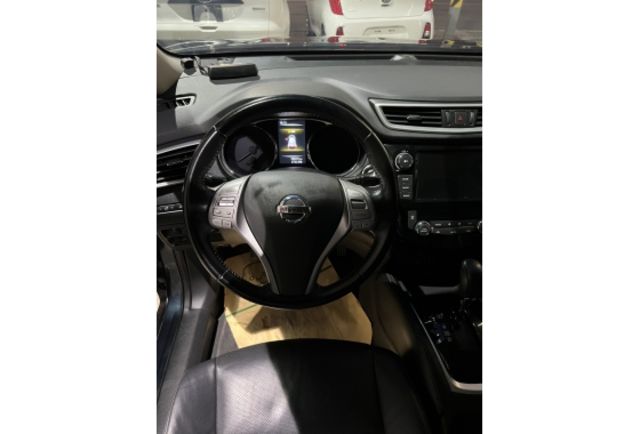 NISSAN X-TRAIL 2016年2000cc  第8張相片