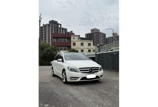 BENZ B200 2014年1800cc  第1張相片