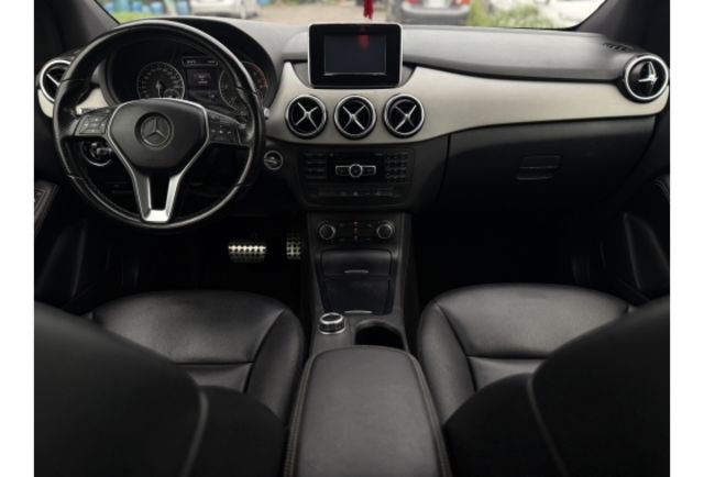 BENZ B200 2014年1800cc  第8張相片