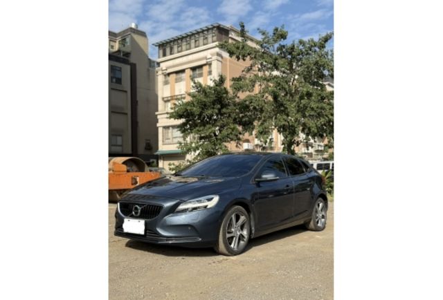 VOLVO V40 2017年1500cc  第3張相片
