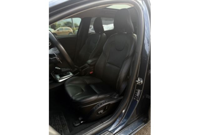 VOLVO V40 2017年1500cc  第7張相片