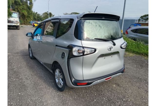 TOYOTA SIENTA 2018年1800cc  第4張相片
