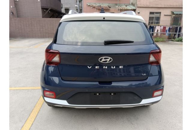 HYUNDAI VENUE 2020年1600cc  第5張相片