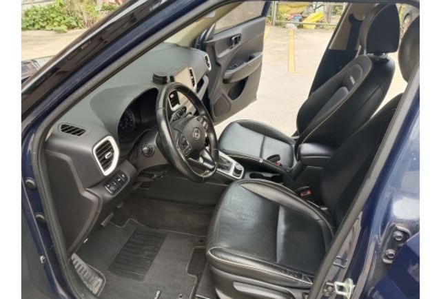 HYUNDAI VENUE 2020年1600cc  第7張相片