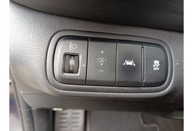 HYUNDAI VENUE 2020年1600cc  第11張相片