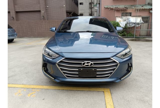 HYUNDAI ELANTRA 2018年1600cc  第2張相片