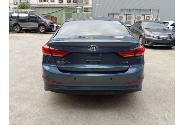 HYUNDAI ELANTRA 2018年1600cc  第5張相片