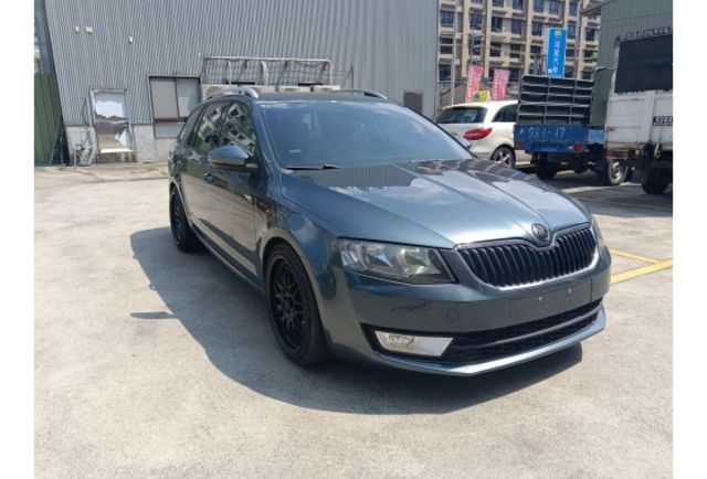 SKODA OCTAVIA COMBI 1.8 TSI  第1張相片