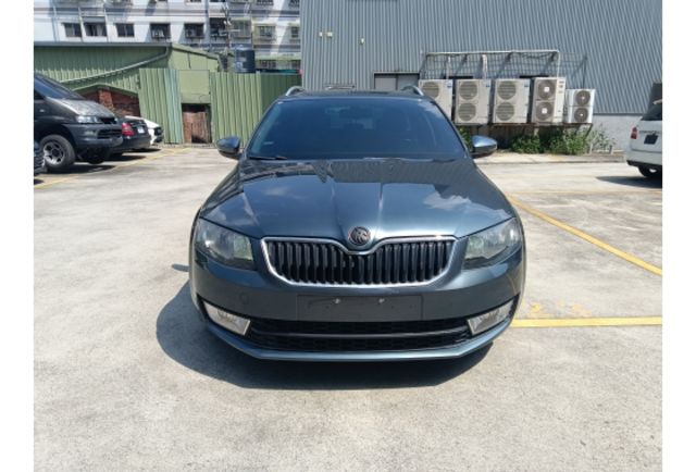 SKODA OCTAVIA COMBI 1.8 TSI  第2張相片