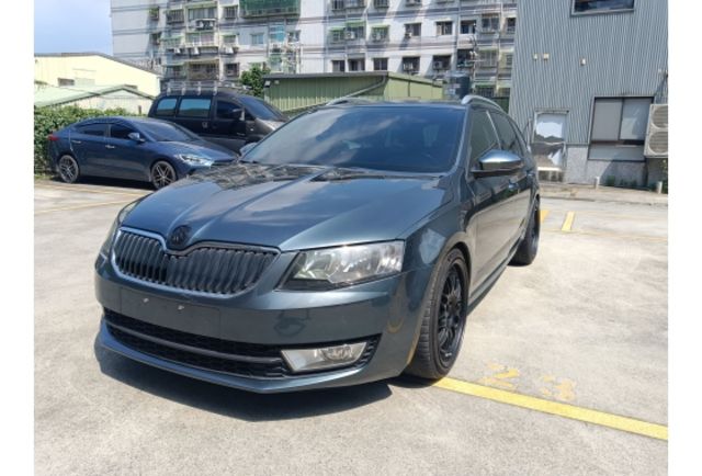 SKODA OCTAVIA COMBI 1.8 TSI  第3張相片