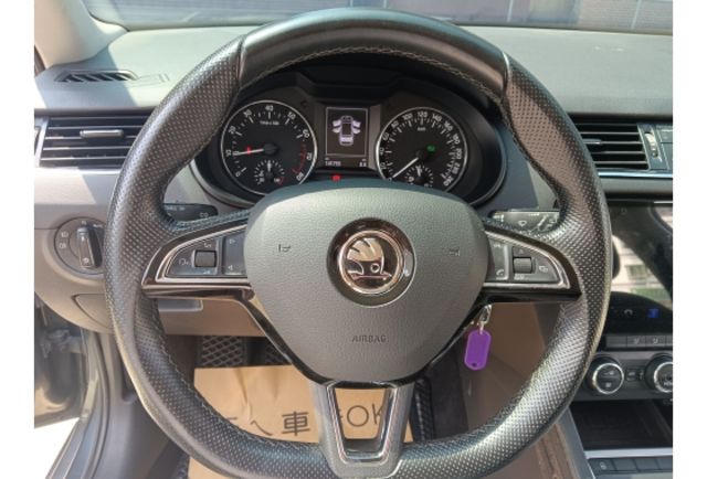 SKODA OCTAVIA COMBI 1.8 TSI  第8張相片