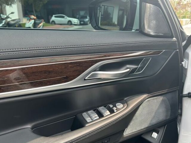 BMW寶馬 730I  第7張相片