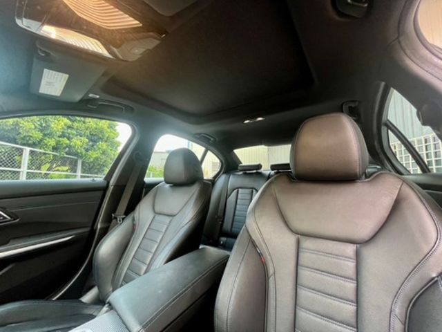 BMW寶馬 330I  第12張相片