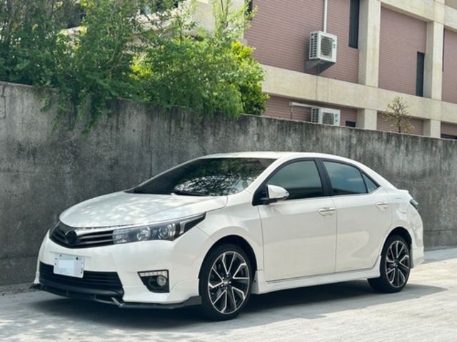 TOYOTA豐田 ALTIS  第1張相片