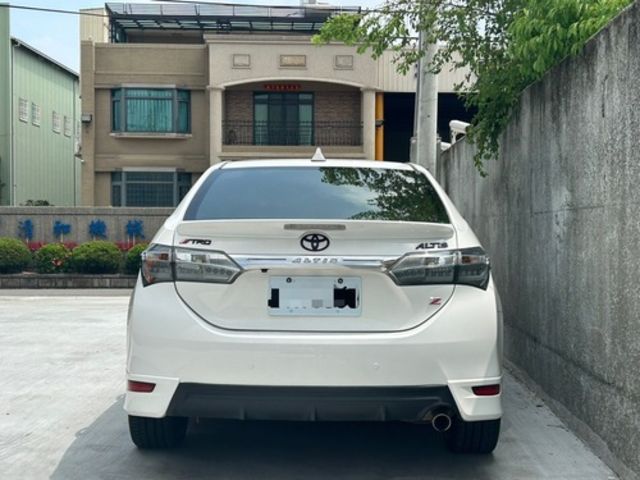 TOYOTA豐田 ALTIS  第3張相片
