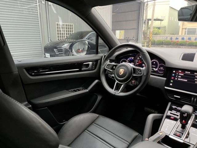 PORSCHE保時捷 CAYENNE  第13張相片