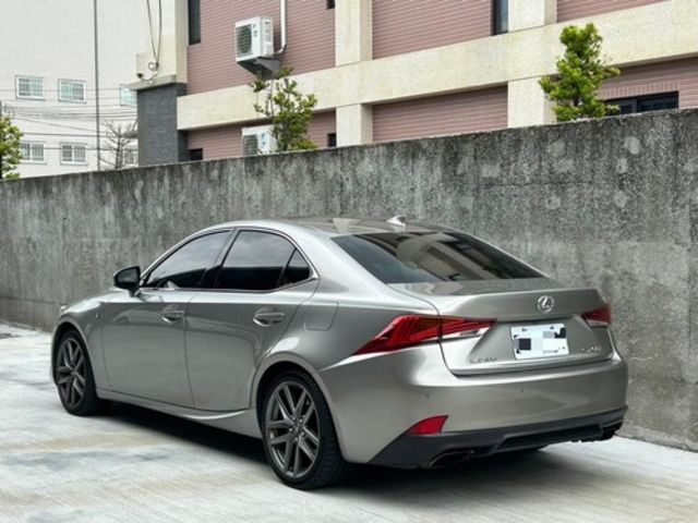 LEXUS凌志 IS200T  第3張相片