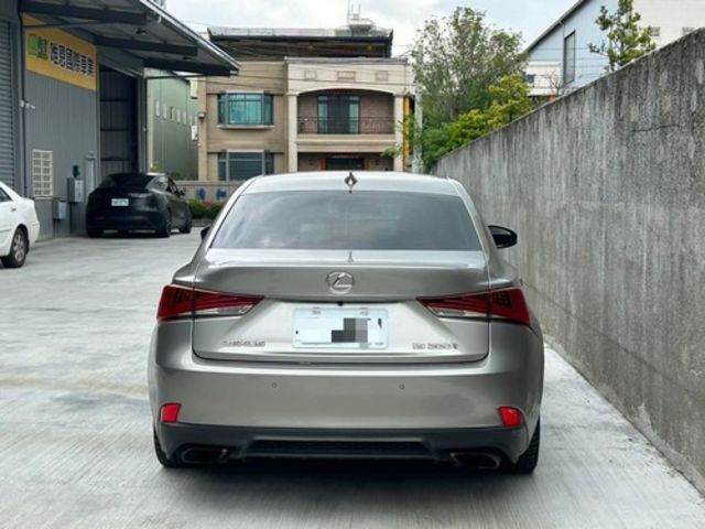 LEXUS凌志 IS200T  第4張相片