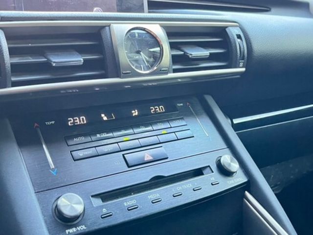 LEXUS凌志 IS 300  第14張相片