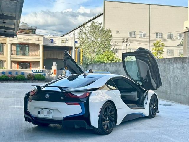 BMW寶馬 I8  第2張相片