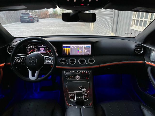 M-BENZ賓士 E300  第15張相片