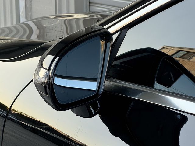 M-BENZ賓士 E200  第3張相片