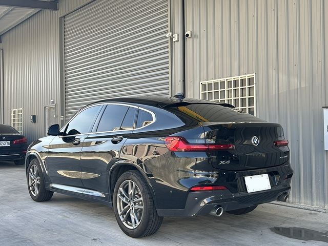 BMW寶馬 X4 XDRIVE30I  第2張相片