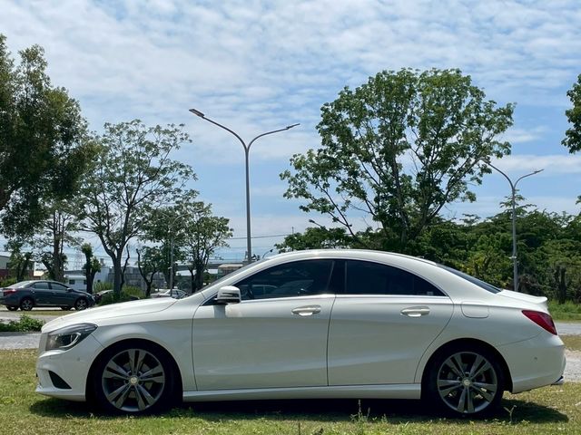 M-BENZ賓士 CLA200  第3張相片