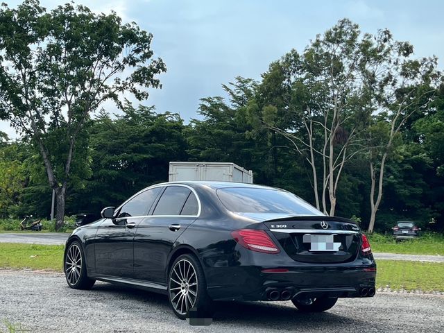 M-BENZ賓士 E300  第2張相片