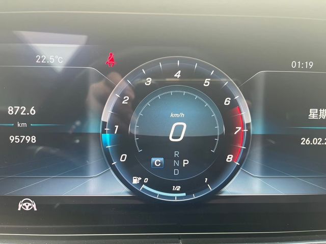 M-BENZ賓士 E300  第5張相片