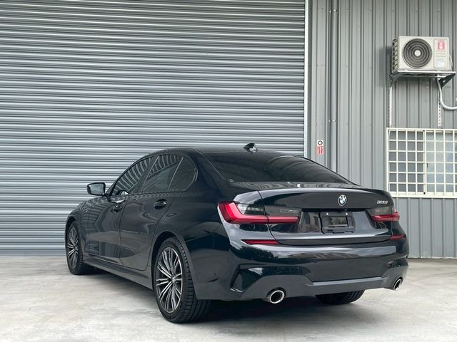 BMW寶馬 320I  第2張相片