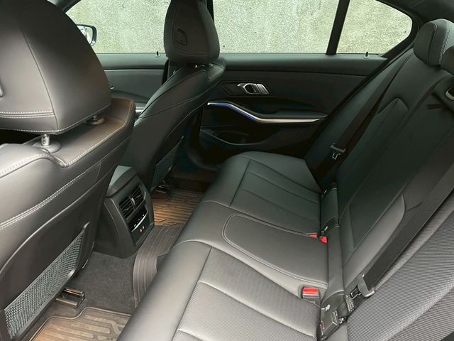BMW寶馬 320I  第4張相片