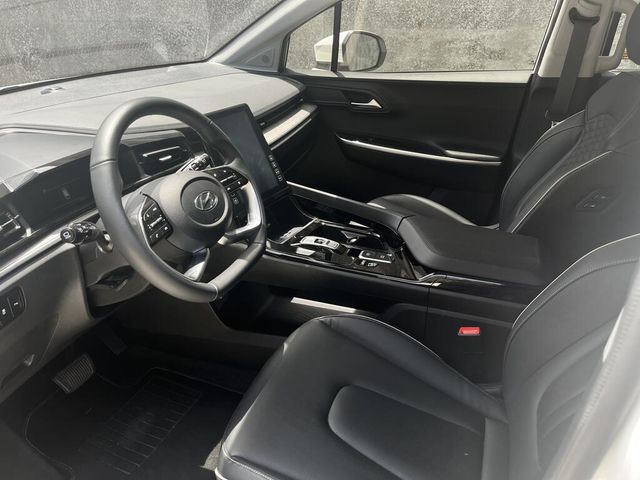 HYUNDAI現代 CUSTIN  第4張相片