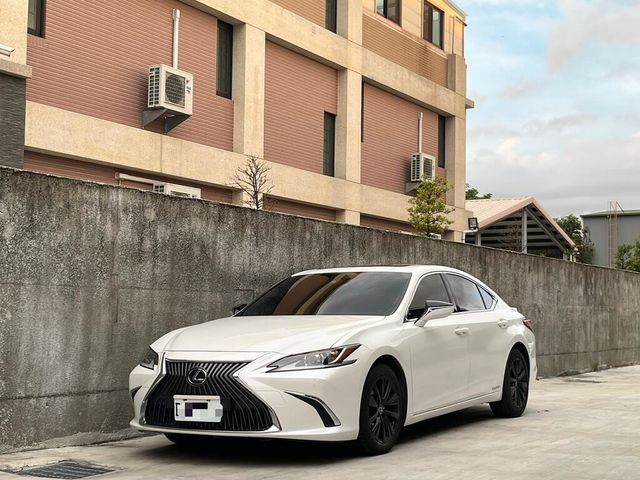 LEXUS凌志 ES300H  第1張相片