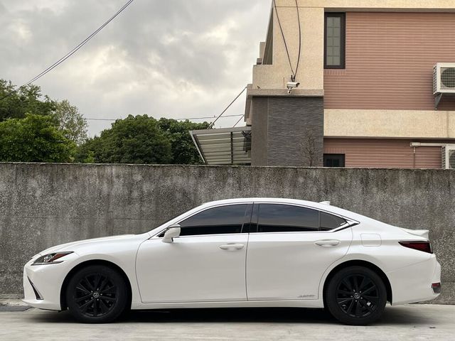 LEXUS凌志 ES300H  第3張相片