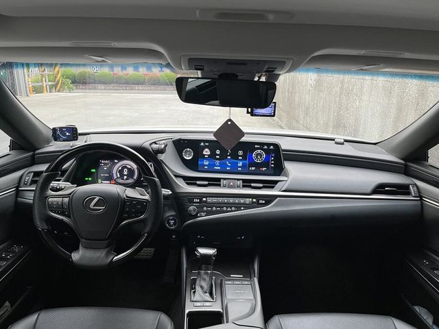 LEXUS凌志 ES300H  第6張相片