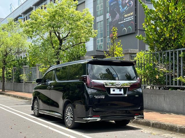 TOYOTA豐田 ALPHARD  第2張相片