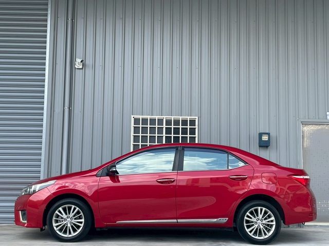 TOYOTA豐田 ALTIS  第3張相片