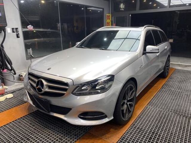 M-BENZ賓士 E200  第1張相片