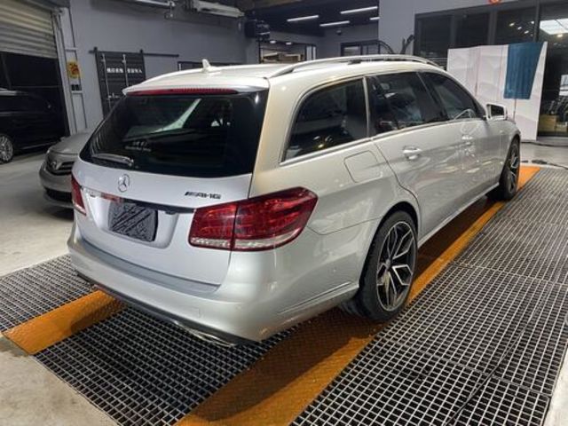 M-BENZ賓士 E200  第2張相片