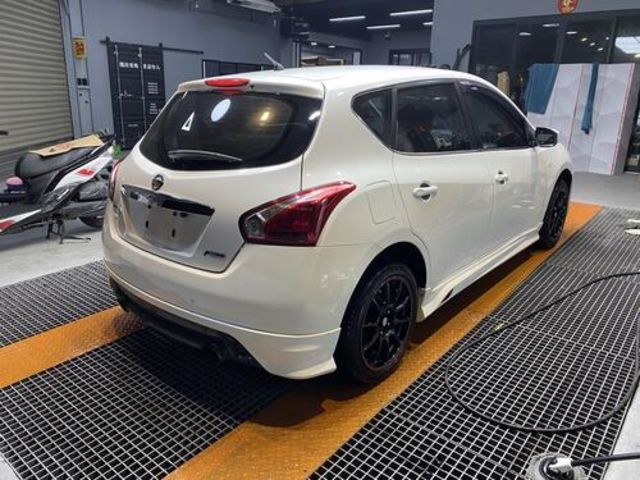 NISSAN日產 TIIDA  第2張相片