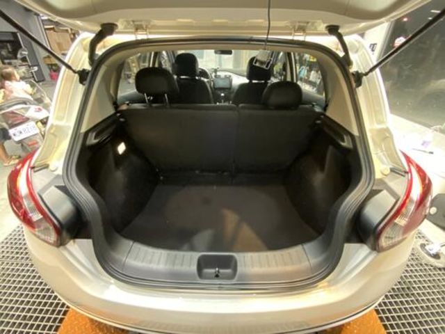 NISSAN日產 TIIDA  第13張相片