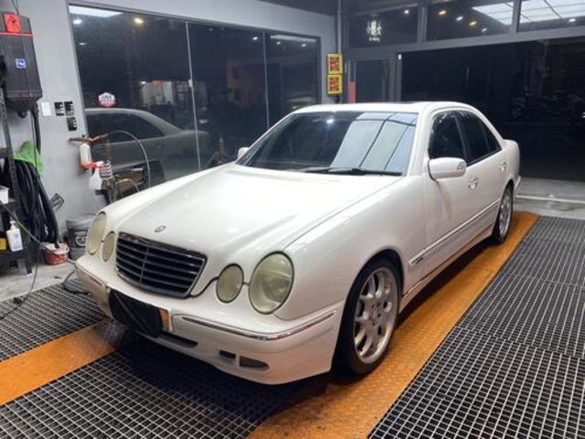 M-BENZ賓士 E240  第1張相片