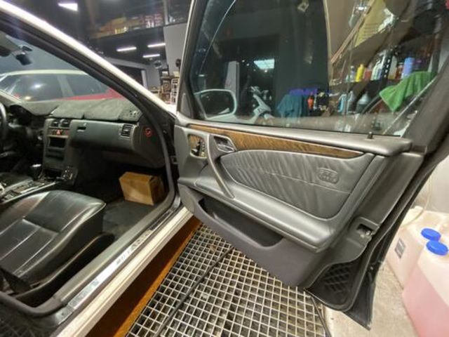 M-BENZ賓士 E240  第17張相片