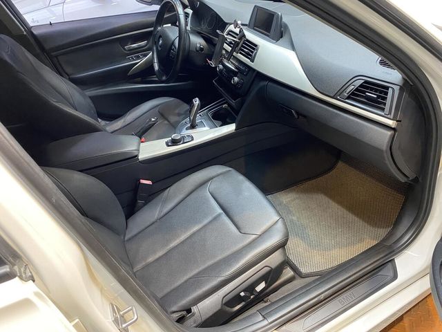 BMW寶馬 328I  第5張相片