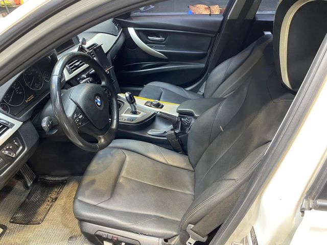 BMW寶馬 328I  第7張相片