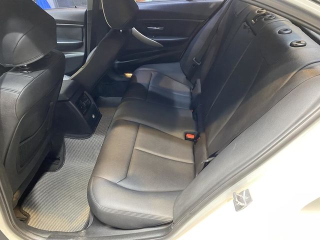 BMW寶馬 328I  第8張相片