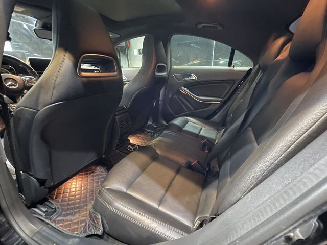 M-BENZ賓士 CLA250  第10張相片
